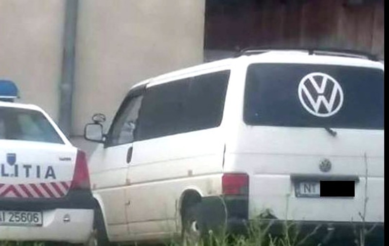 Isteria răpirii copiilor pentru recoltarea organelor a apărut în Bacău. Cine sunt ocupanții microbuzului alb. Poliția a făcut anchetă