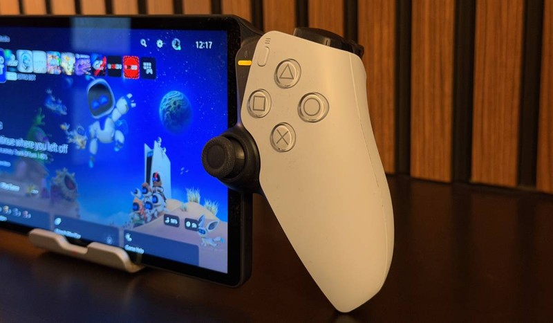 PlayStation Portal este accesoriul ideal pentru cei care vor să se joace oriunde pe consola lor. Foto: Claudiu Râpan / Libertatea