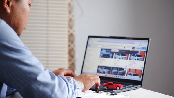 Un șofer german a cerut restituirea a 60.520 de euro, prețul unei mașini electrice pe care a condus-o timp de un an, invocând o eroare în procesul de comandă online