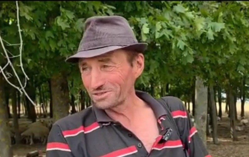Ciobanul din Vaslui care a găsit drona cu explozibil i-a tras firele, deși nu știa ce e: „Țiuia, se aprindeau becuri. Am scos ceva rotund și gata”