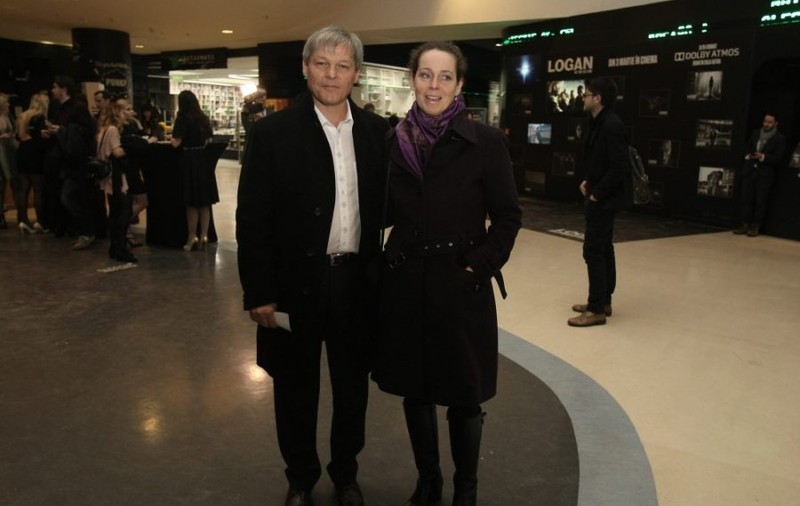 Dacian Cioloș și soția lui au fost la premiera filmului ”Ana, mon amour” | FOTO