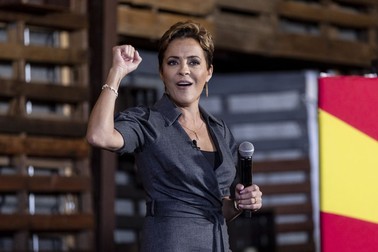 Kari Lake, candidata republicană pentru postul de guvernatoare a Arizonei. FOTO: EPA