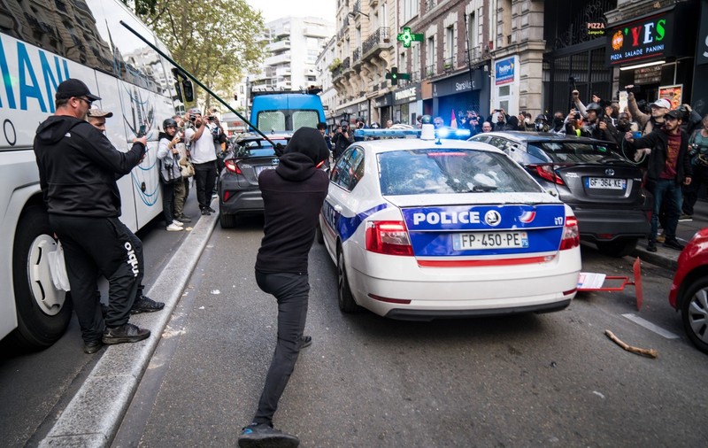 Noi proteste violente în Franța. Zeci de mii de oameni, din nou în stradă. FOTO