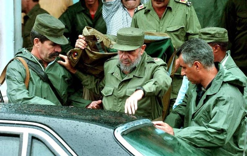 Fidel Castro râde de ”moartea sa” de pe Twitter