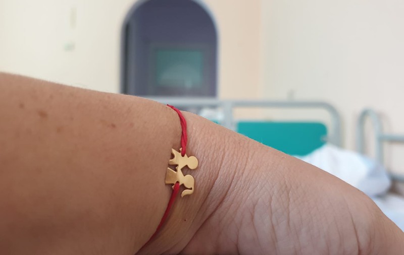 O jurnalistă cunoscută de la Antena 3, internată în spital cu COVID chiar înainte să nască. Nu și-a văzut copiii după o săptămână decât în fotografii. „Locul ăsta a fost salvarea mea”