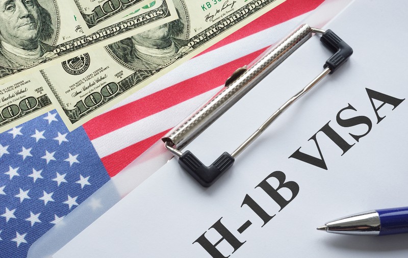 California și încă 18 state dau în judecată administrația Trump pentru taxa de 100.000 de dolari impusă vizelor H-1B