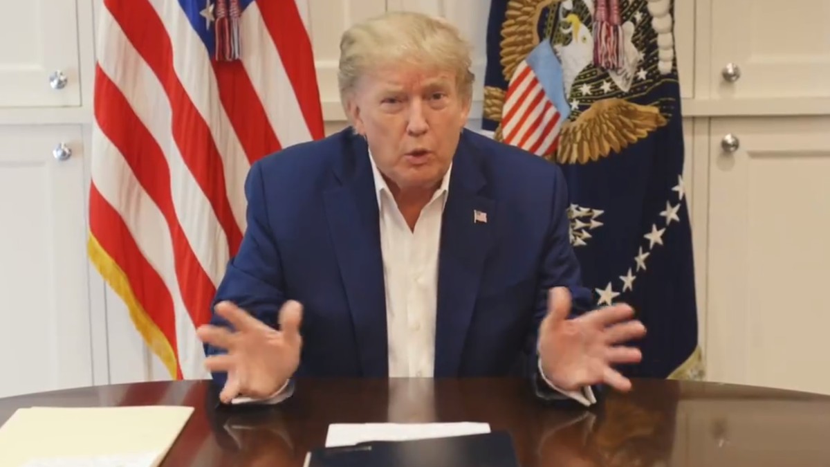 Donald Trump și-a reluat activitatea la Biroul Oval și spune că infecția cu coronavirus a fost o ”binecuvântare de la Dumnezeu” FOTO: EPA