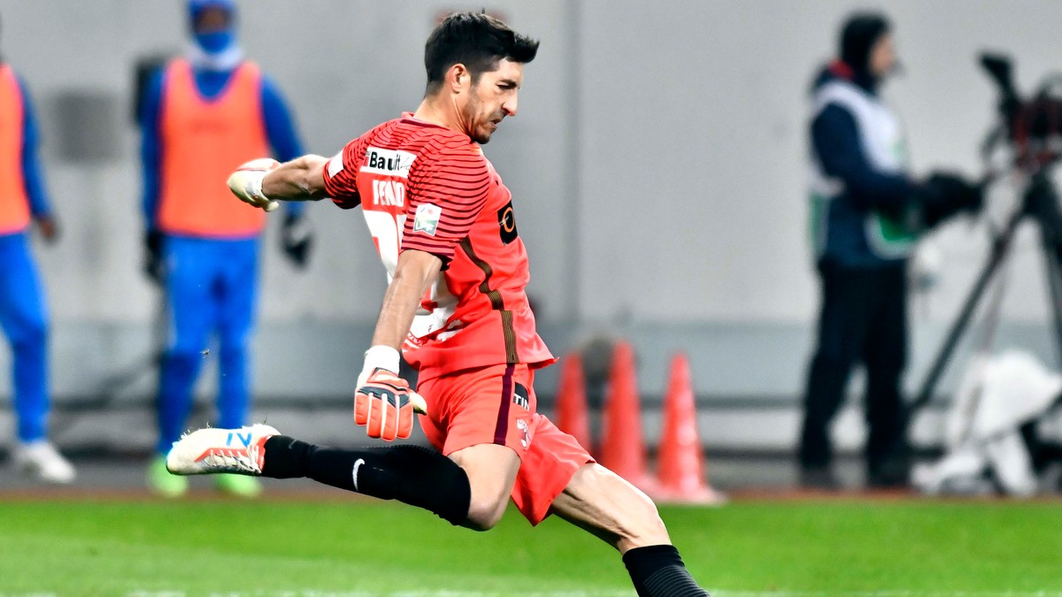 Jaime Penedo și-a prelungit contractul cu Dinamo