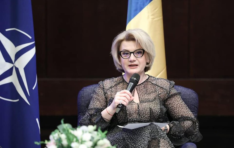PressOne: Gabriela Ciot, propusă pentru postul de comisar european, a plagiat un articol împreună cu Vasile Pușcaș, fostul negociator-șef cu UE