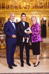 Fiul lui Adrian Năstase și-a botezat băiețelul. Imagini de la evenimentul e
