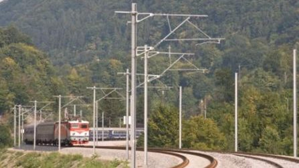 CFR domină transportul feroviar românesc, iar specialiștii cer dezvoltarea operatorilor privați