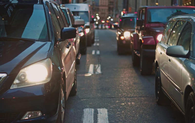 Nervii șoferilor din Timișoara, întinși la maximum de azi: șantierele și distracția studențească vor închide orașul parțial