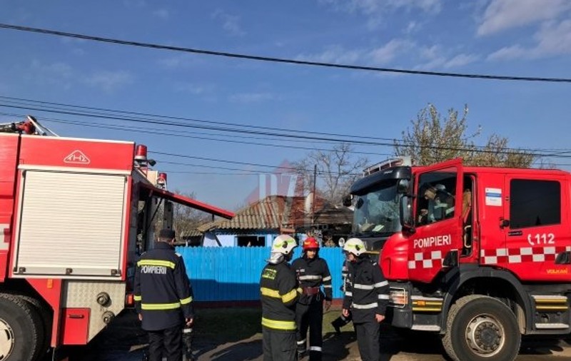 Un copil de trei ani a murit într-un incendiu într-o casă din Iași!