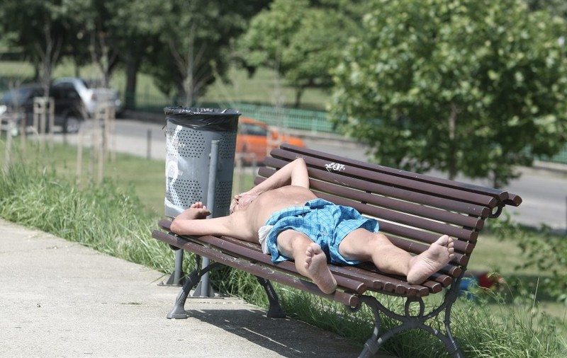Ne topim la 40 de grade! Ne așteaptă o zi de foc, așa că nicio măsură de precauție nu strică
