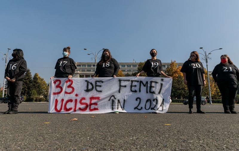 33 de femei au fost ucise de un membru al familiei anul acesta. Protest față de violența domestică în București