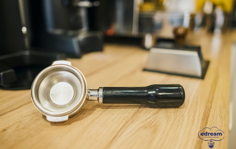 Unde găsești espressoare și accesorii barista pentru a prepara cafeaua bună așa cum îți dorești? 