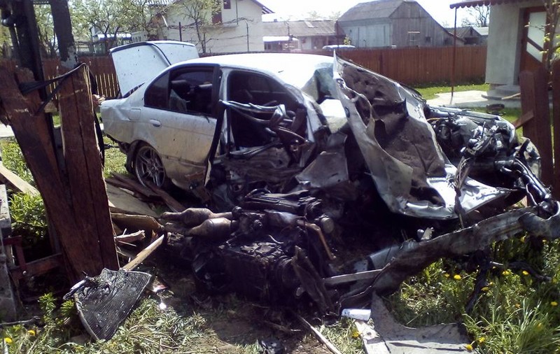 Accident teribil provocat de un șofer de 15 ani! Cinci tineri au scăpat cu viața ca prin minune