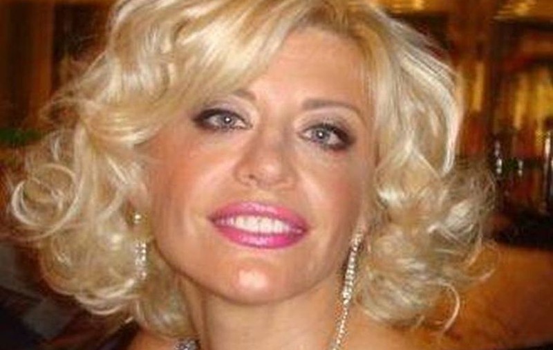 LOREDANA, NEGLIJENTĂ! DETALIUL INTIM CARE I-A STÂRNIT PE FANI! "ŢI SE VEDE PĂSĂRICA!", I-AU STRIGAT EI!