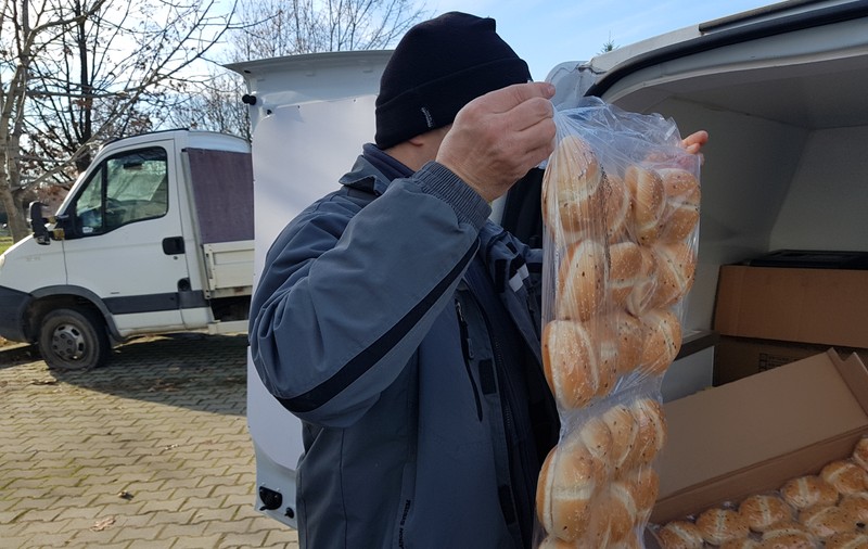 VIDEO/ Banca de alimente a sărbătorilor sărăciei pentru cinci milioane de români