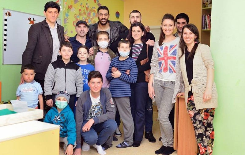 Andrei Stoica, Benny Adegbuyi, Alex Maxim, Belodedici şi Vlădoiu au oferit cadouri copiilor bolnavi de cancer