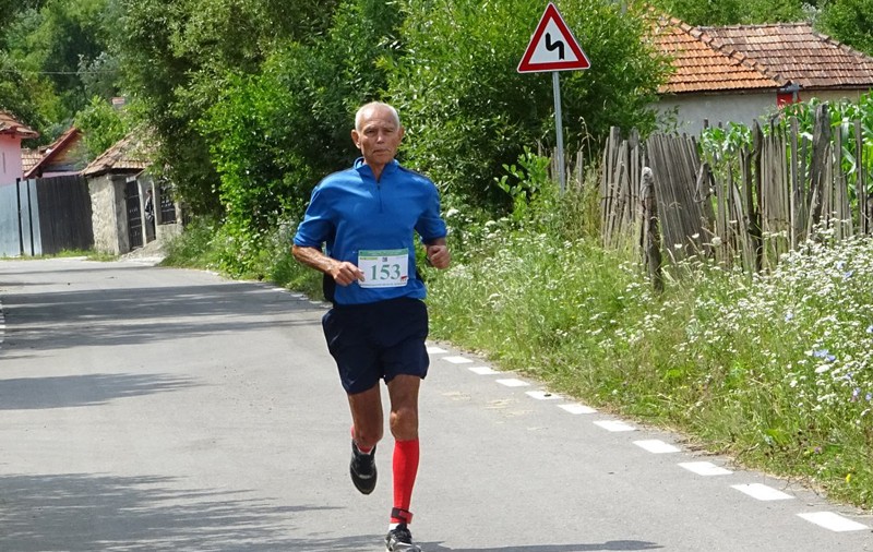 Vasile Hârjoc, maratonist la 66 de ani. S-a apucat să alerge dintr-o dată la 39 de ani