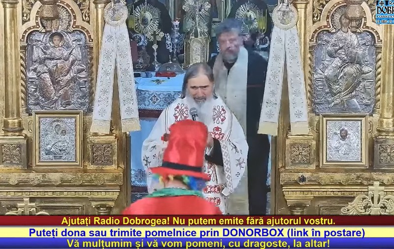 Un clovn s-a pus în genunchi în fața lui ÎPS Teodosie, care citea cele mai puternice rugăciuni de blestem și alungare a diavolului | VIDEO