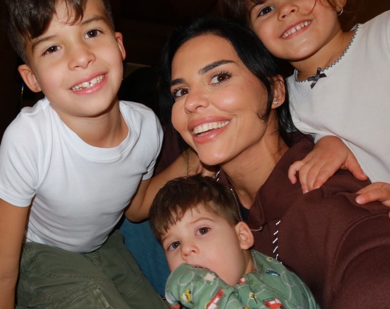 Unde și-a dus Andreea Popescu cei doi copii mai mari, după divorțul de Rareș Cojoc. Imagini emoționante cu micuții ei