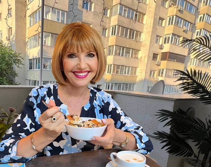 Cum a apărut Marina Almășan la piscină. Prezentatoarea TV are 59 de ani și se menține într-o formă de invidiat. „Sunt restrictivă în ceea ce privește alimentația”