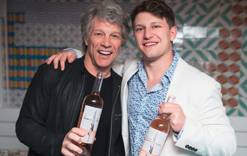 Vinul rosé al lui Bon Jovi a fost ales drept cel mai bun din lume