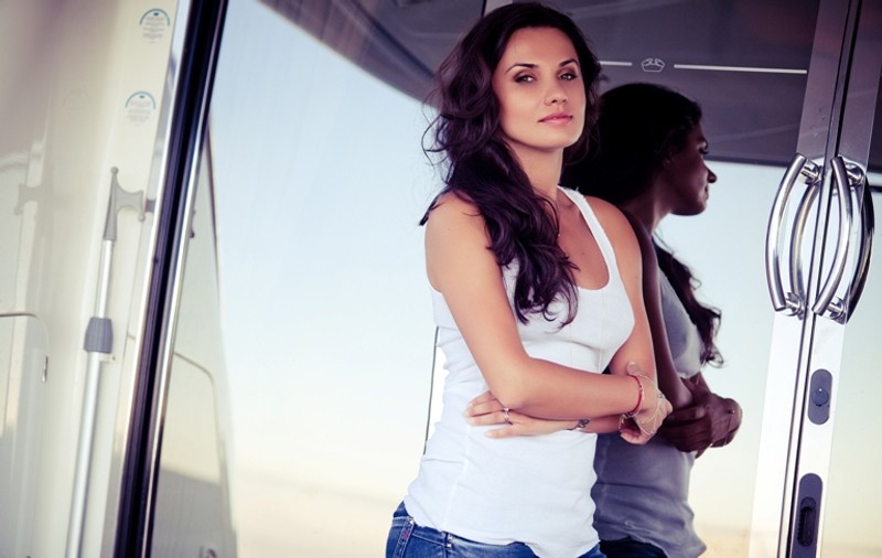 Mirela Stelea a recreat rochia Angeliei Jolie pentru Tania Budi