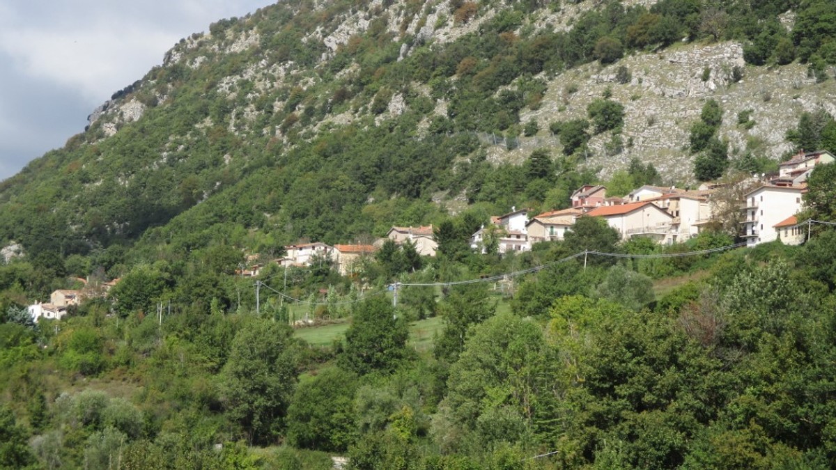Pagliara dei Marsi, un sătuc de 20 de locuitori în regiunea Abruzzo Foto: Marica Massaro via Wikipedia