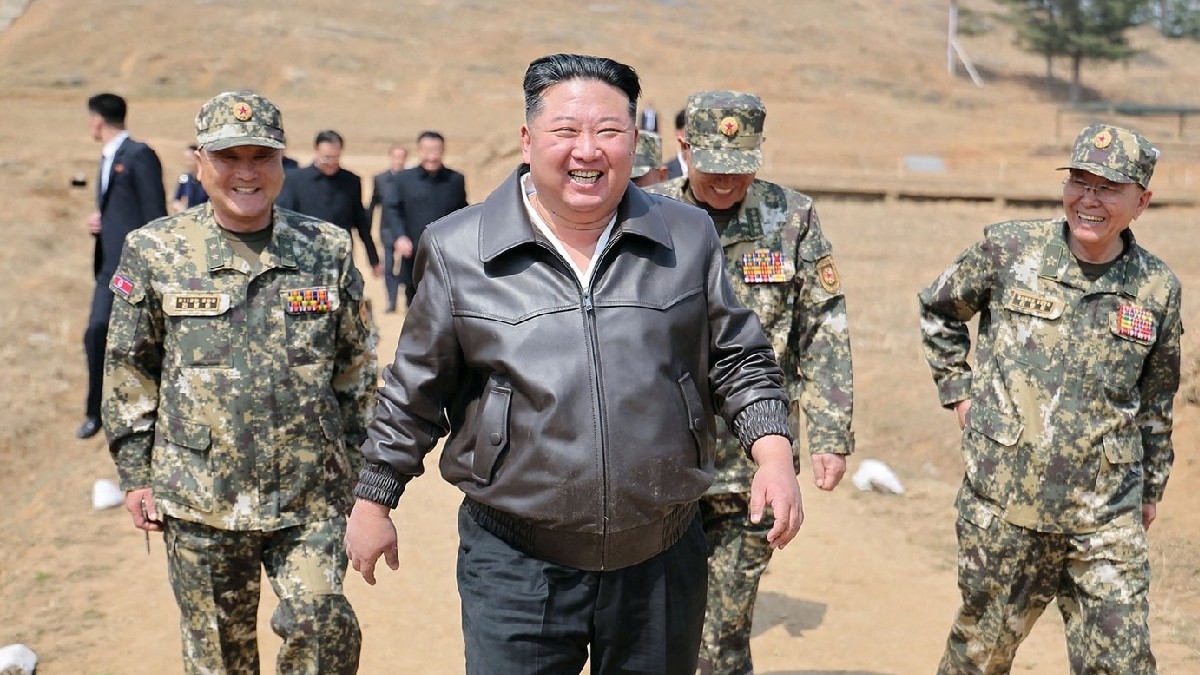 Kim Jong Un la o bază secretă de antrenament din Coreea de Nord - Foto Profimedia