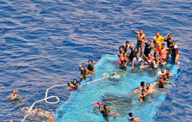 45 de migranți morți, recuperați în urma naufragiului unei ambarcațiuni în Marea Mediterană