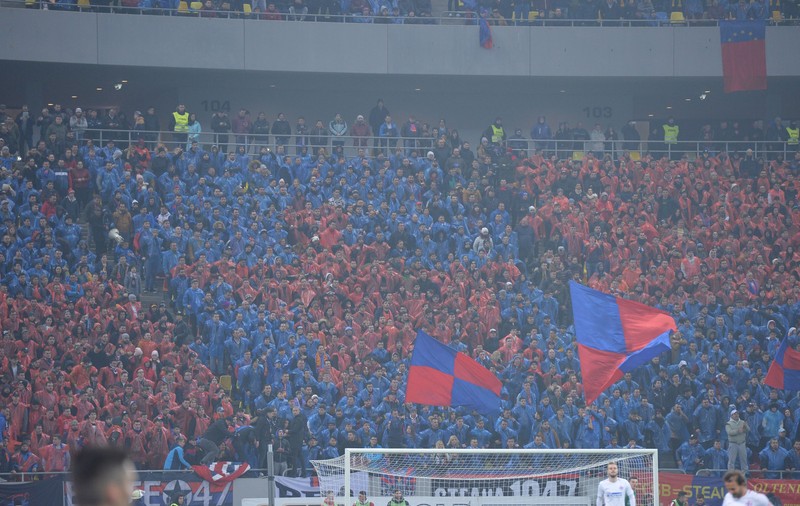 Un fotoreporter a fost umplut de sânge la derby-ul Dinamo - FCSB, dar medicii de pe ambulanță au refuzat să-i acorde îngrijiri medicale! Răspunsul halucinant oferit de personalul medical