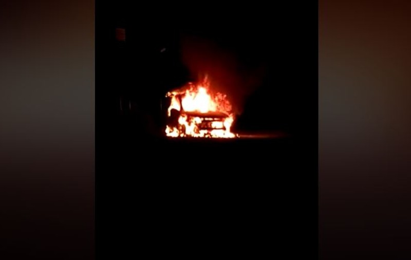 Mașina șefului Poliției de Frontieră Vișeu de Sus a fost incendiată. Sindicatul Europol: “Vişeu de Sus şi Borşa sunt recunoscute ca fiind patria contrabandiştilor cu ţigări”