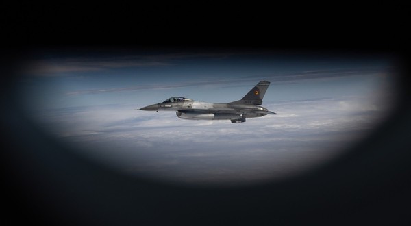 Un avion de luptă F-19 al Armatei Române. Sursa foto: Profimedia Images