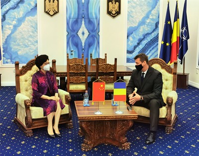 Fosta ambasadoare a Chinei în România, Jiang Yu, alături de inspectorul general al Poliției Române, Benone-Marian Matei, 30 iunie 2021 | Foto: Ambasada Chinei