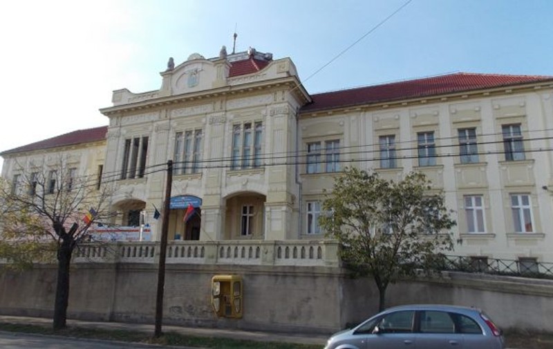 Incendiu la secția de Psihiatrie a Spitalului Oradea. Zeci de pacienți, evacuați. Trei dintre ei s-au ales cu arsuri