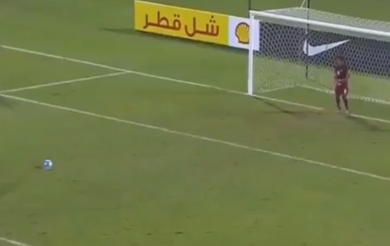 Moți a fost detronat! Un jucător din Qatar a apărat incredibil un penalty! | VIDEO