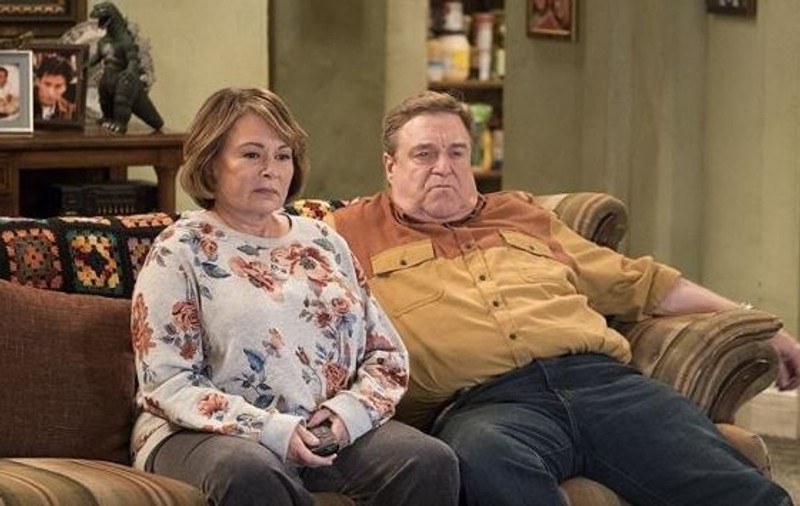 Actrița Roseanne Barr o acuză pe Michelle Obama că se află în spatele deciziei ABC de a-i anula serialul