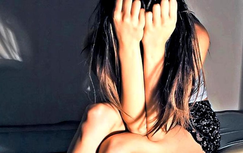 Un bărbat din Slatina a agresat sexual o fată de 12 ani în scara blocului. Slătineanul a fost arestat