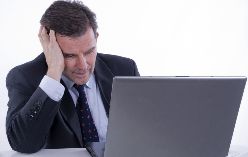 A dat firma în judecată pentru că se plictisea de moarte. Bărbatul cere daune de 360.000 de euro