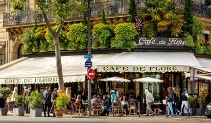 Café de Flore din Paris. Sursa foto: Shutterstock