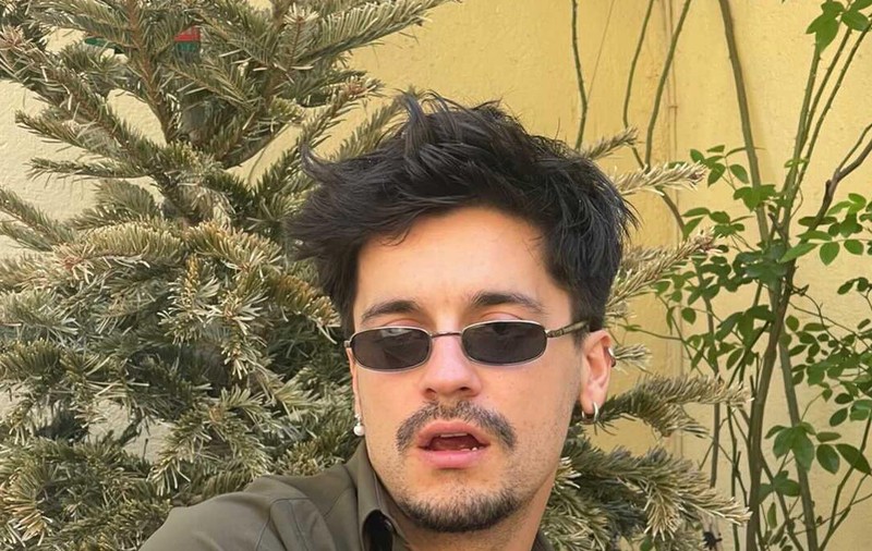 WRS, reprezentantul României la Eurovision 2022, și-a rupt cămașa pe scenă, în prima repetiție oficială