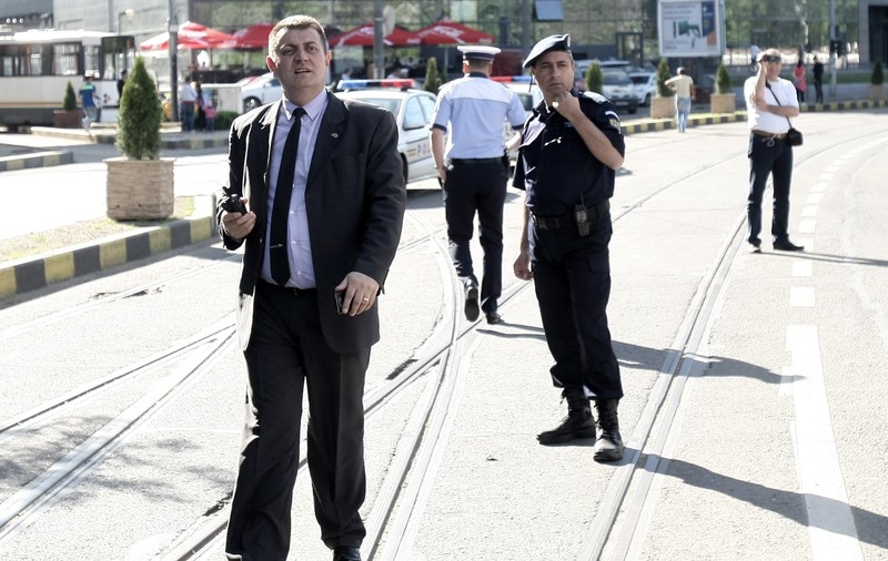 EXCLUSIV. Șef de Rutieră, la muncă în weekend pentru un ultim drum liniștit al lui Fane Spoitoru