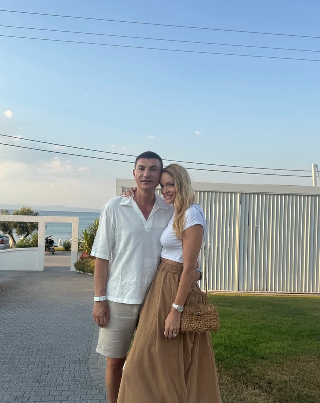 Cum au apărut Valentina Pelinel și Cristi Borcea, alături de copiii lor, în vacanța din Grecia. „Tot ce contează cu adevărat”