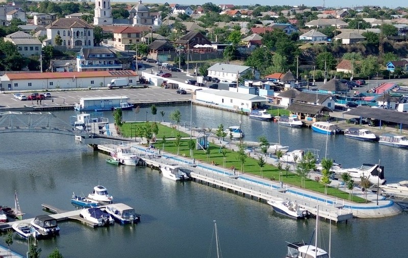 O nouă stațiune turistică în România, la malul Dunării: are cea mai mare comunitate de pescari din Deltă