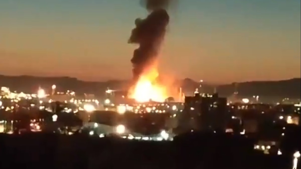 Explozie puternică la o uzină chimică din Spania. A fost declanșată alerta chimică