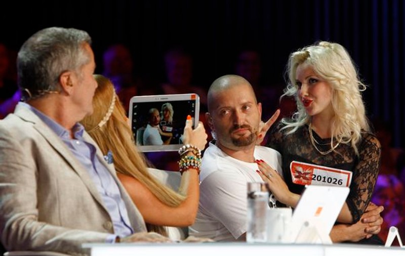 X FACTOR. Bittman i-a pus beţe în roate lui Cheloo asearã la X Factor. Cheloo: “Da, frate, uite că mi se poate întâmpla şi mie în acest concurs!”
