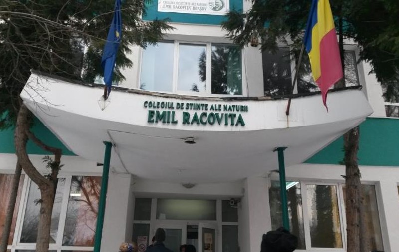 Cursuri suspendate la un liceu din Braşov din cauza pericolului de explozie. Laboranta a simțit miros de gaz